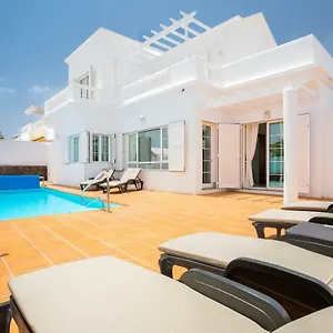https://villa-felicidad.in-canary-islands.com